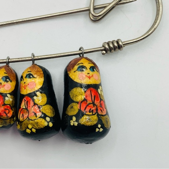 Vintage Russian Matryoshka Nesting Dolls Brooch Pin Wooden Hand Painted - Picture 2 of 8
